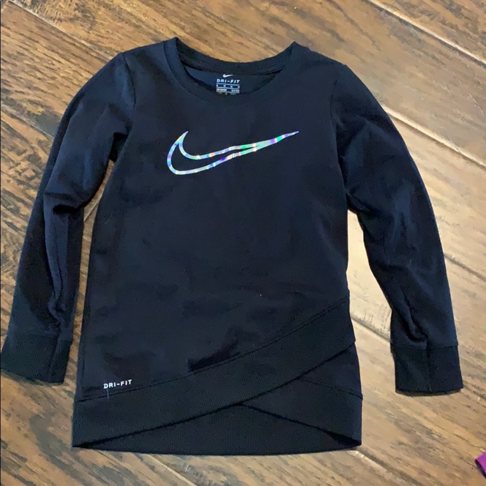 Girls size 6 long sleeve sweatshirt dri fit top